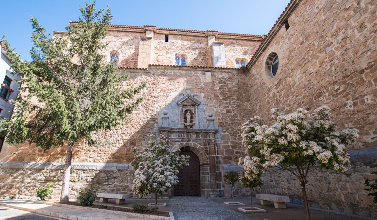 La Puebla de Valverde - Iglesia Santa Emerenciana