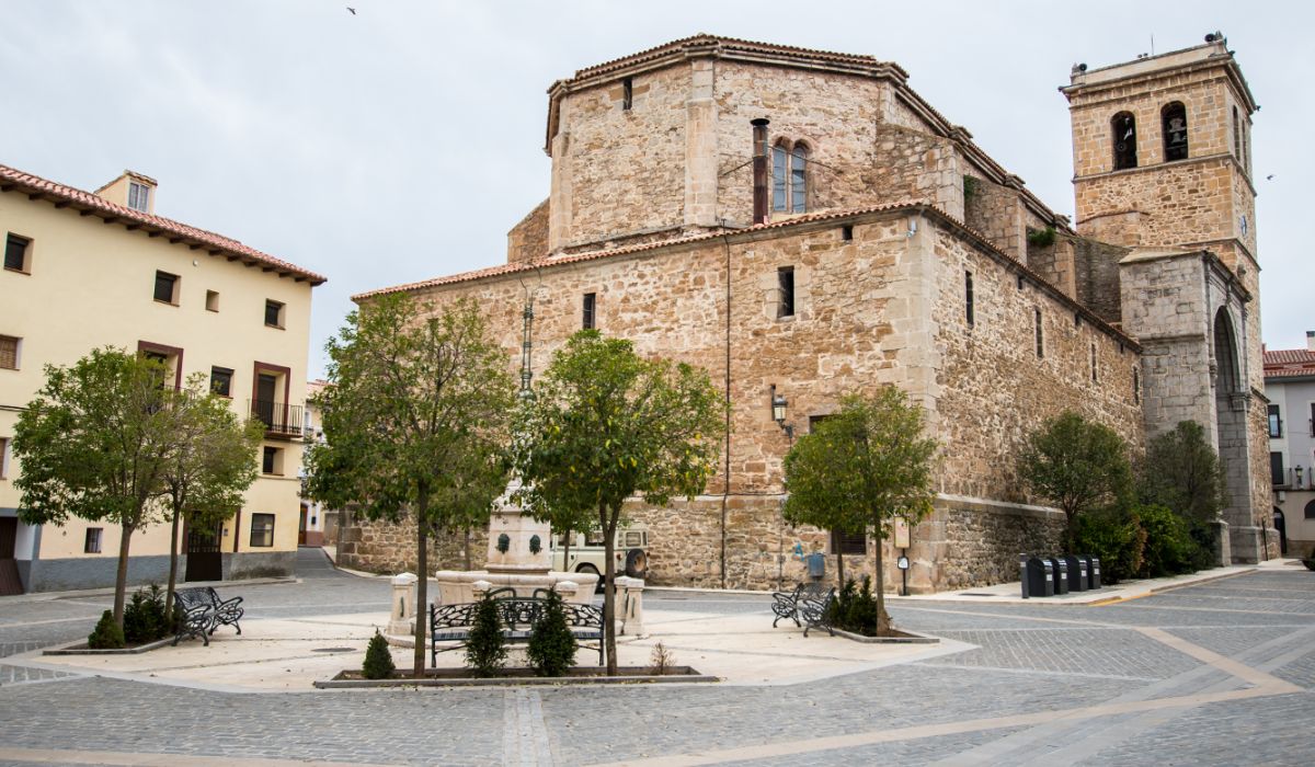 La Puebla de Valverde - PLAZA TRUCHARTE Y FUENTE MONGUIÓ